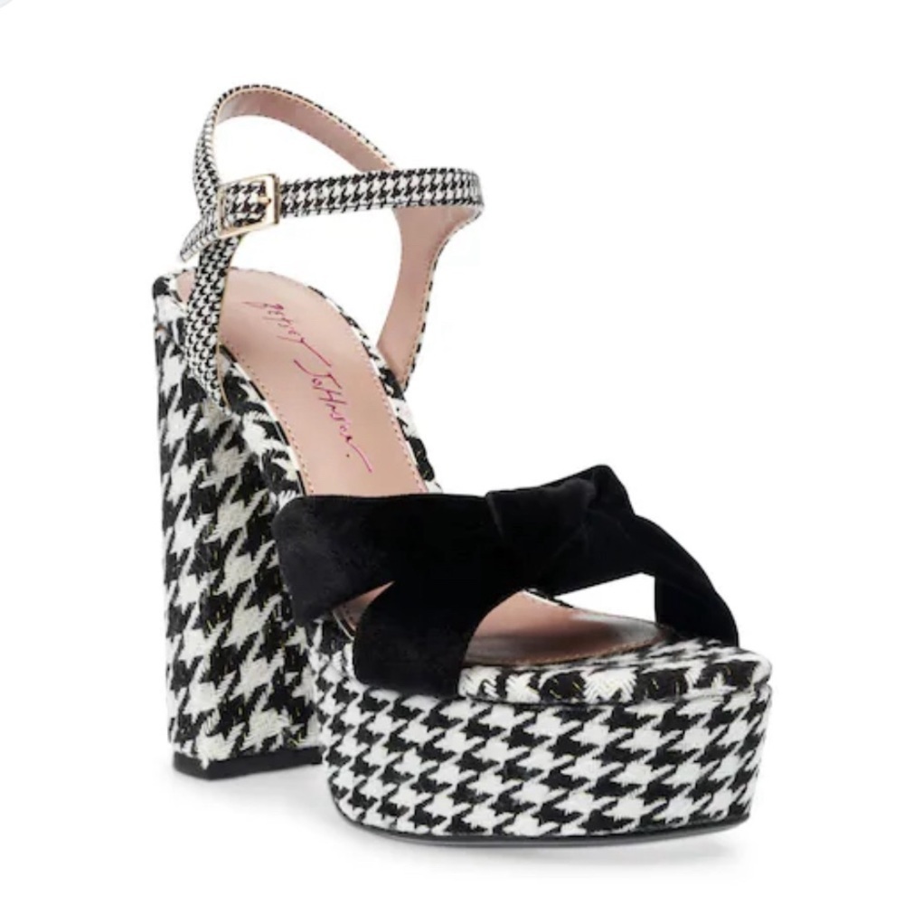 Betsey Johnson Melanni Sandal. Glamorous Black Bow Stilettos. 9.5